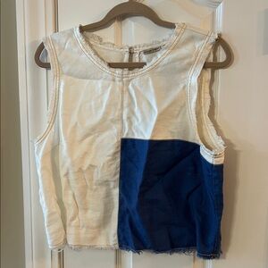HOLDING HORSES Women’s size 14 Sleeveless Top - Cream and Blue